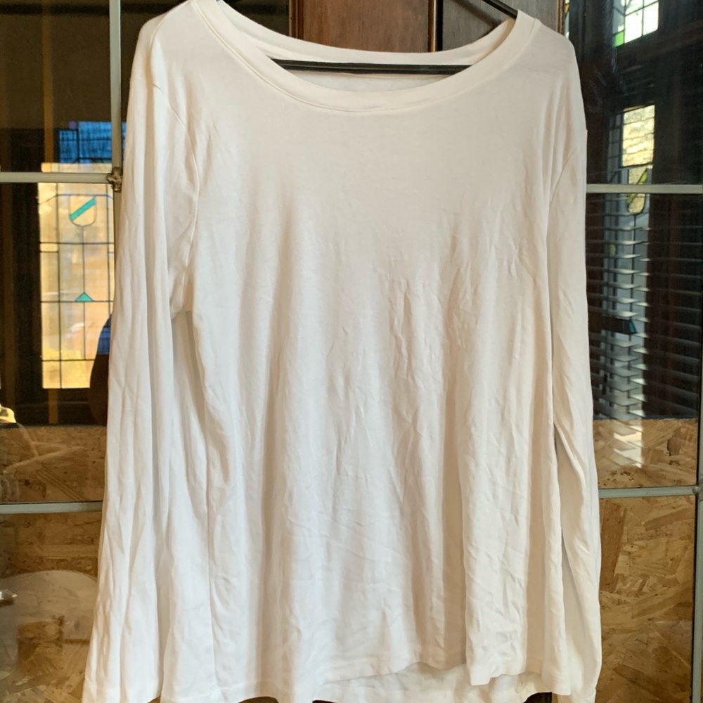 Basic white long sleeve tee
